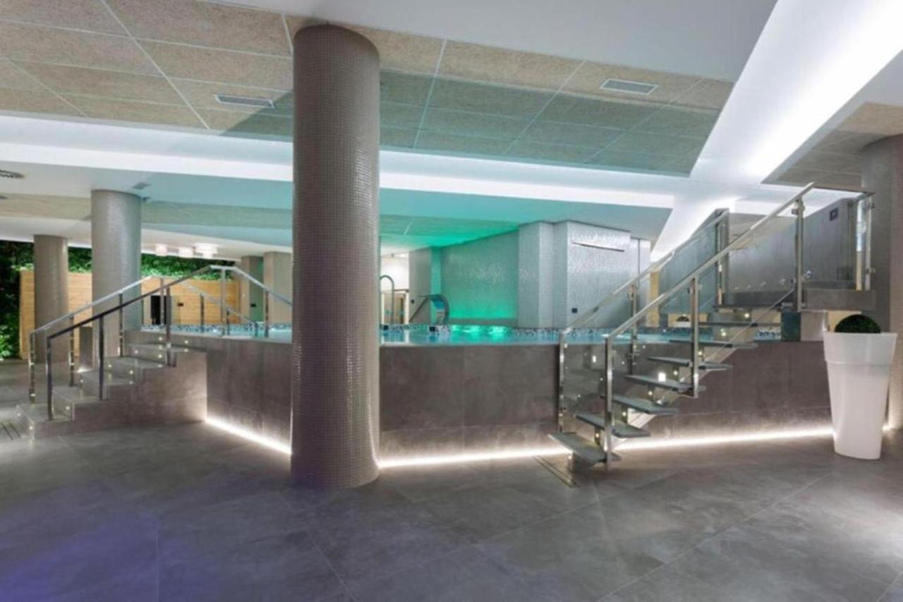 Spa Suites Odeon Narón エクステリア 写真
